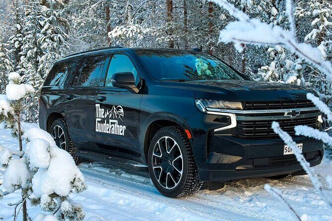 Private Northern Lights Expedition by Lapland's Experienced Team - VIP pickup in Finland winter: comfort matters at night