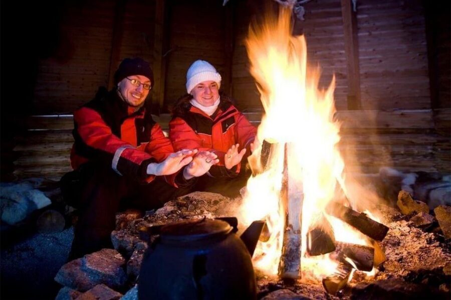 Rovaniemi: Lapland Northern Lights Tour with BBQ - Northern Lights Are Never Guaranteed: How This Tour Handles the Sky