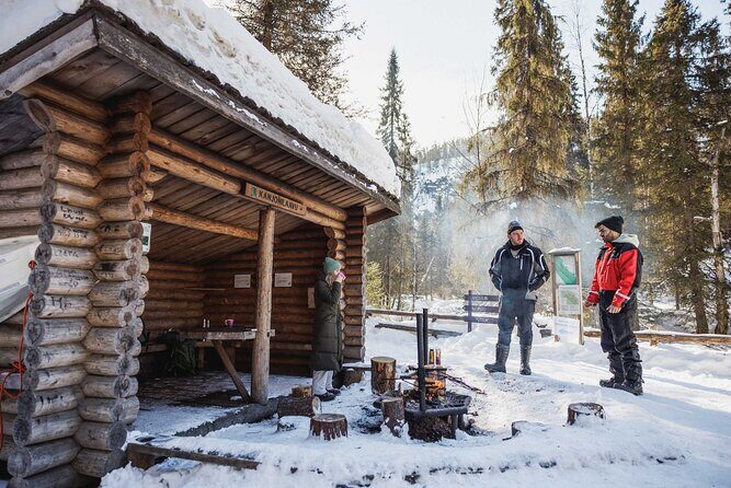 Rovaniemi - Visit to The Frozen Waterfalls of Korouoma - The 9:00 AM rhythm and what the day feels like